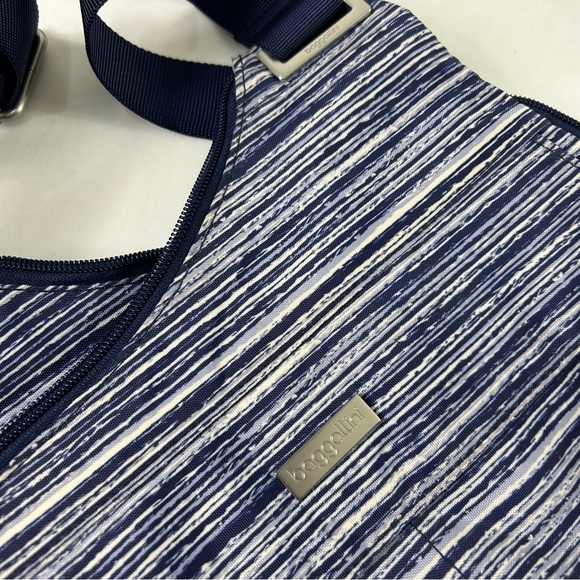 BAGGALLINI RFID Blue Hobo Bag multicompartment organizer TRAVEL CROSSBODY Purse - Picture 9 of 12